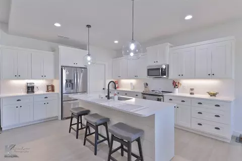 Kitchen - 226 Beechcraft, Abilene, TX 79602 photo 2 of 5