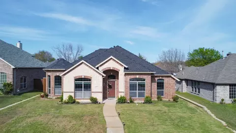 714 Glenhurst Dr, Rockwall, TX 75032