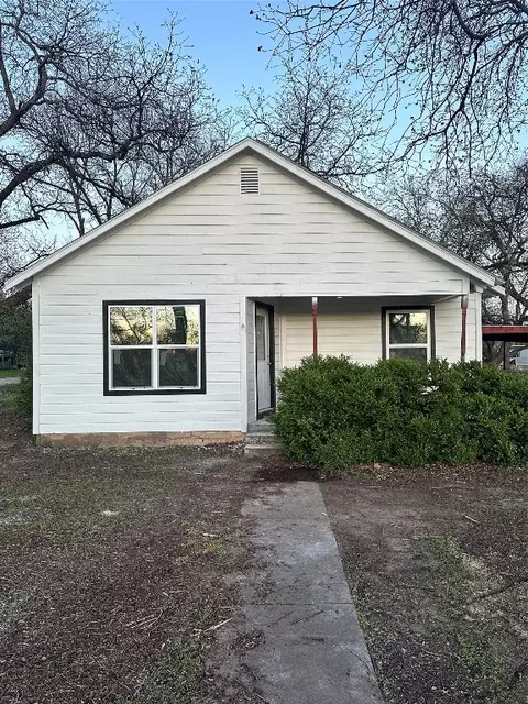 121 Pine St, Clyde, TX 79510