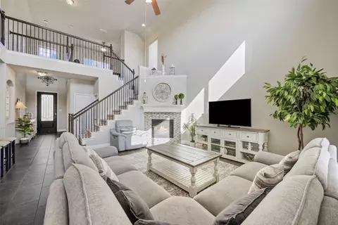 933 Spring Falls Dr, Mckinney, TX 75071