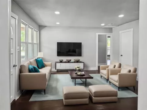 1501 Roberts Cut Off Rd, River Oaks, TX 76114