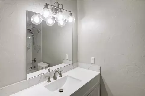 Bath - 402 E Fuller Dr, Euless, TX 76039 photo 3 of 4