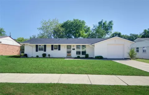 402 E Fuller Dr, Euless, TX 76039