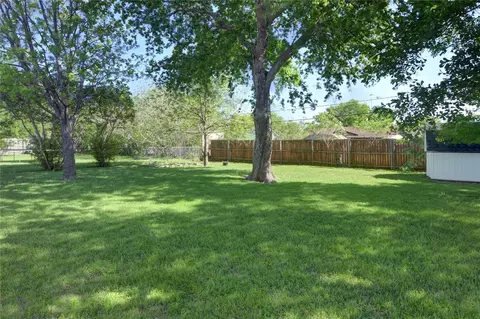 Exterior - 402 E Fuller Dr, Euless, TX 76039 photo 6 of 8