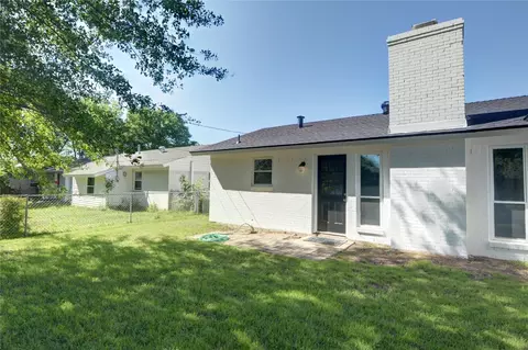 Exterior - 402 E Fuller Dr, Euless, TX 76039 photo 5 of 8