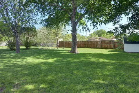 Exterior - 402 E Fuller Dr, Euless, TX 76039 photo 7 of 8