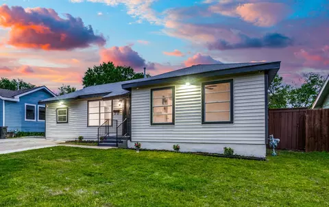 738 SE 3rd St, Grand Prairie, TX 75051