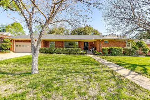 6712 Brants Ln, Fort Worth, TX 76116