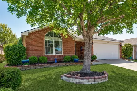 2045 Clear Creek Dr, Little Elm, TX 75068