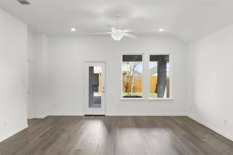 706 Declaration Dr, Princeton, TX 75407 photo 6