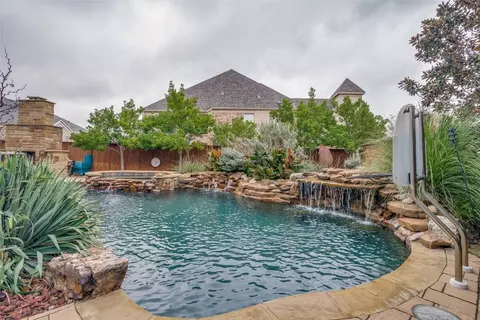 Exterior - 196 Springbrook Dr, Prosper, TX 75078 photo 5 of 9