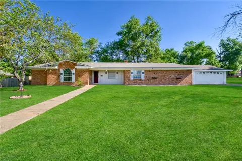 105 Oasis St, Gilmer, TX 75645