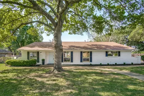 7017 Sandalwood Ln, Fort Worth, TX 76116
