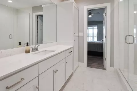 Bath - 111 Carson Rd, Mabank, TX 75156 photo 3 of 4
