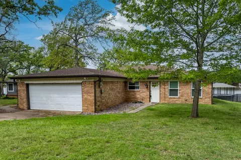 Exterior - 111 Carson Rd, Mabank, TX 75156 photo 1 of 5