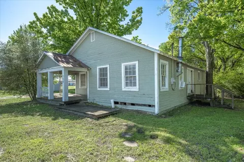 Exterior - 708 E Pine St, Edgewood, TX 75117 photo 13 of 15