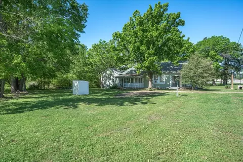Exterior - 708 E Pine St, Edgewood, TX 75117 photo 11 of 15