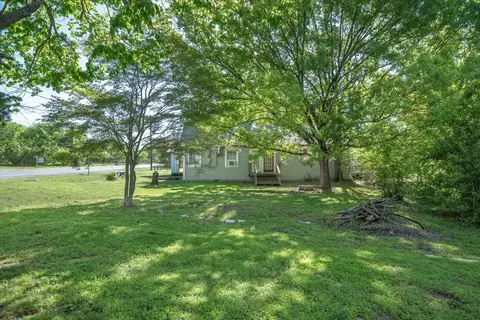 Exterior - 708 E Pine St, Edgewood, TX 75117 photo 14 of 15