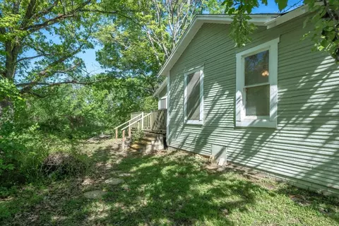 Exterior - 708 E Pine St, Edgewood, TX 75117 photo 7 of 15