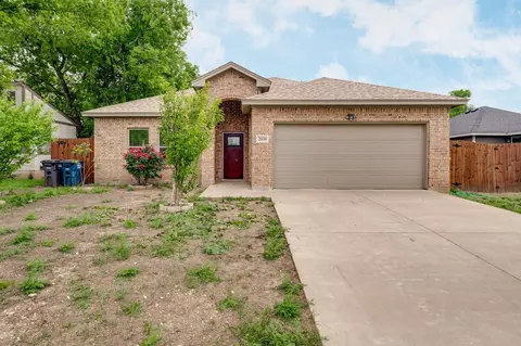 2808 Berryhill Dr, Fort Worth, TX 76105