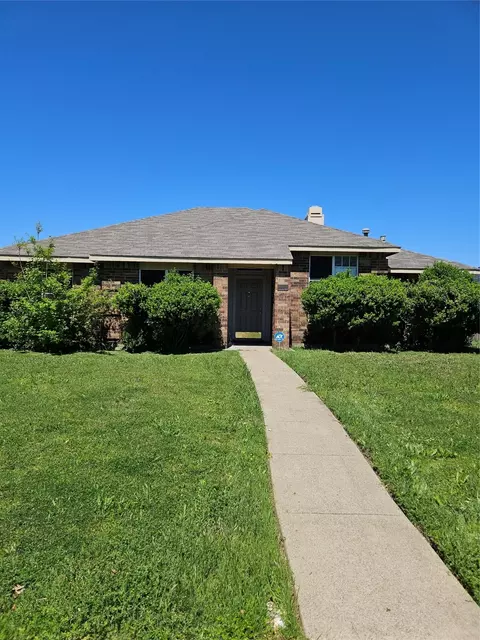 811 Angel St, Cedar Hill, TX 75104