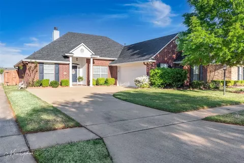 2203 W Belle Haven Dr, Bossier City, LA 71111