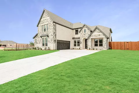 1121 S Bluebird Ln, Midlothian, TX 76065