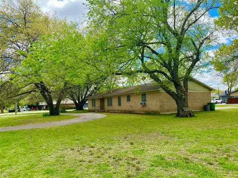 100 N Florence St, Tioga, TX 76271