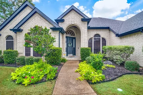 210 Stanford Ct, Heath, TX 75032