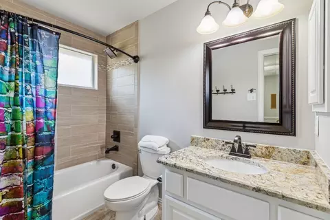 Bath - 516 Eagle Trl, Keller, TX 76248 photo 3 of 6
