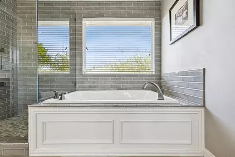 Bath - 516 Eagle Trl, Keller, TX 76248 photo 6 of 6