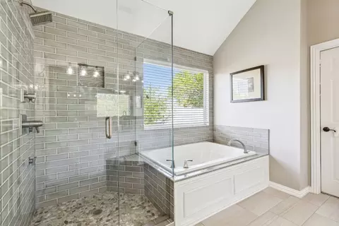 Bath - 516 Eagle Trl, Keller, TX 76248 photo 5 of 6