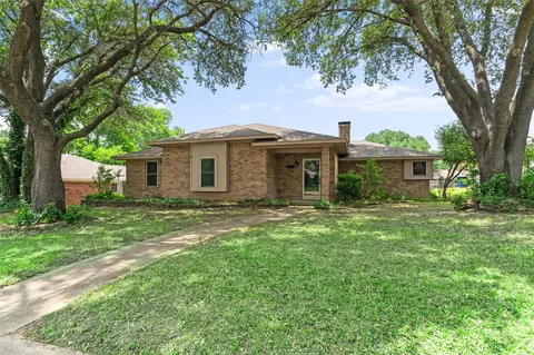 117 La Fawn Cir, Garland, TX 75043