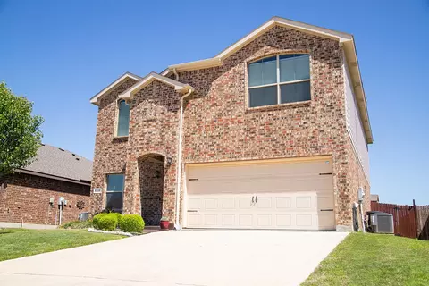 8220 Spotted Doe Dr, Fort Worth, TX 76179