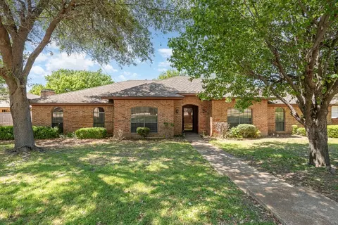 1417 Carriage Ln, Garland, TX 75043