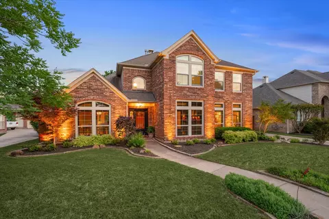 924 Creekbend Dr, Keller, TX 76248
