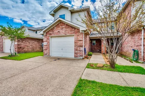 2326 Kingsway Dr, Arlington, TX 76012