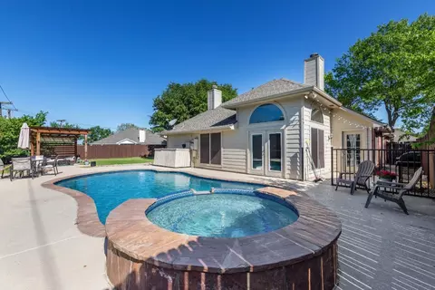 2825 Salado Trl, Fort Worth, TX 76118