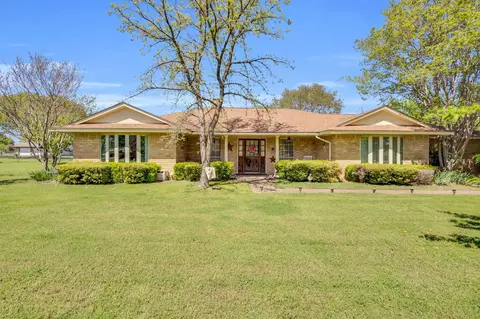 1421 Silver River Rd, Midlothian, TX 76065