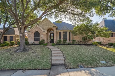 10210 Waters Dr, Irving, TX 75063