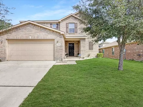 5504 Stone Meadow Ln, Fort Worth, TX 76179