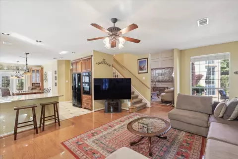Living - 912 Mill Trl, Coppell, TX 75019 photo 7 of 8