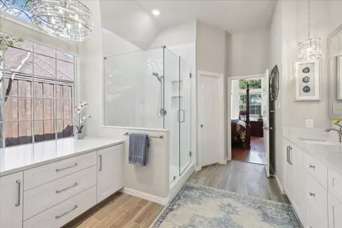 Bath - 912 Mill Trl, Coppell, TX 75019 photo 3 of 6