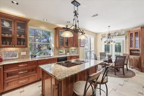 Kitchen - 912 Mill Trl, Coppell, TX 75019 photo 3 of 4