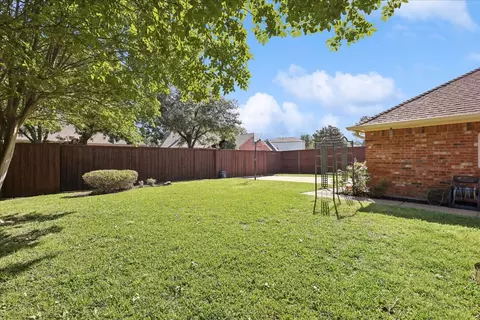 Exterior - 912 Mill Trl, Coppell, TX 75019 photo 4 of 6