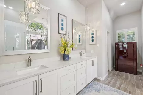 Bath - 912 Mill Trl, Coppell, TX 75019 photo 1 of 6