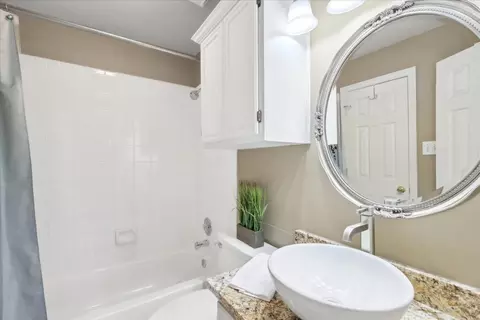 Bath - 912 Mill Trl, Coppell, TX 75019 photo 5 of 6