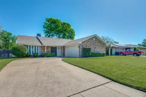 6921 Winifred Dr, Fort Worth, TX 76133