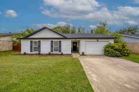 1904 Primrose Ln, Arlington, TX 76014