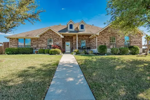 108 Secretariat St, Waxahachie, TX 75165